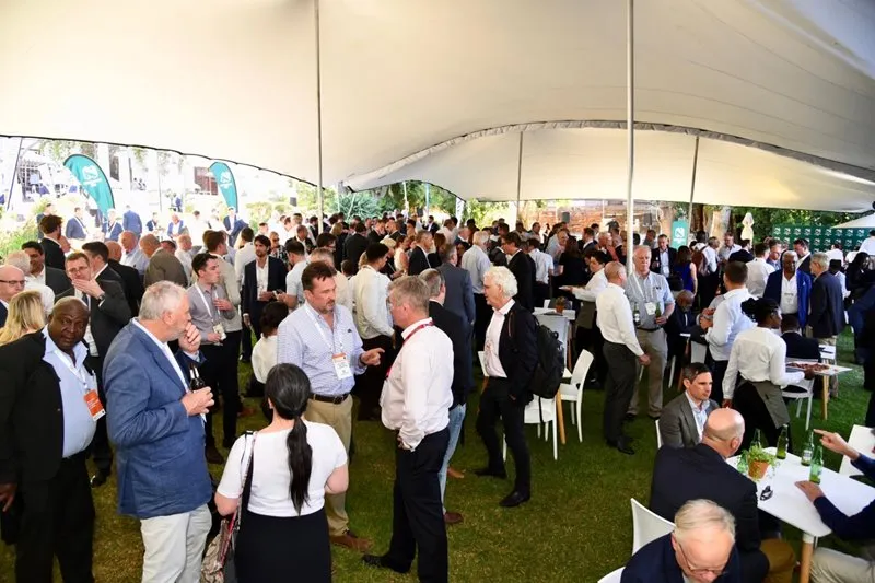 Mining industry professionals networking at an outdoor 121 Cape Town event